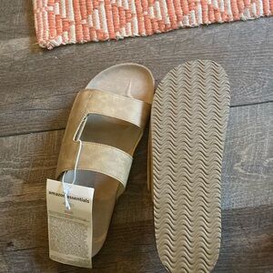 Amazon Essentials Women's Or Men’s Beige Slide Sandals
